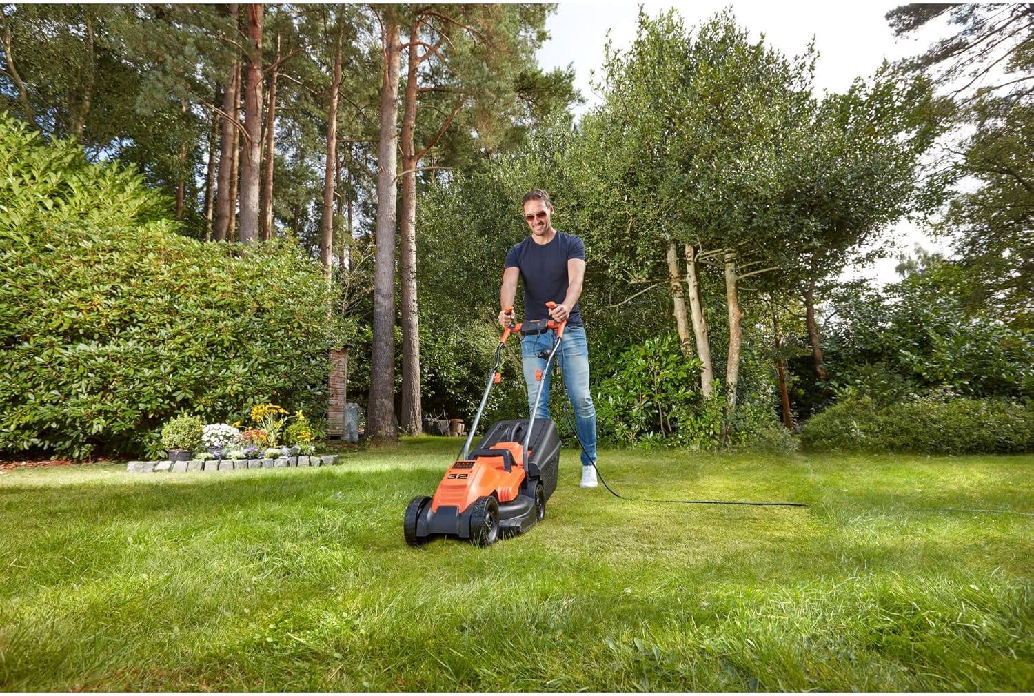 Black Decker BEMW451BH worth it,Black Decker 1200W lawnmower pros cons,best corded electric lawnmower for small gardens,BEMW451BH vs other mowers,should I buy the Black Decker E-Drive mower,Black Decker 32cm mower honest opinion performance testing and real-world results