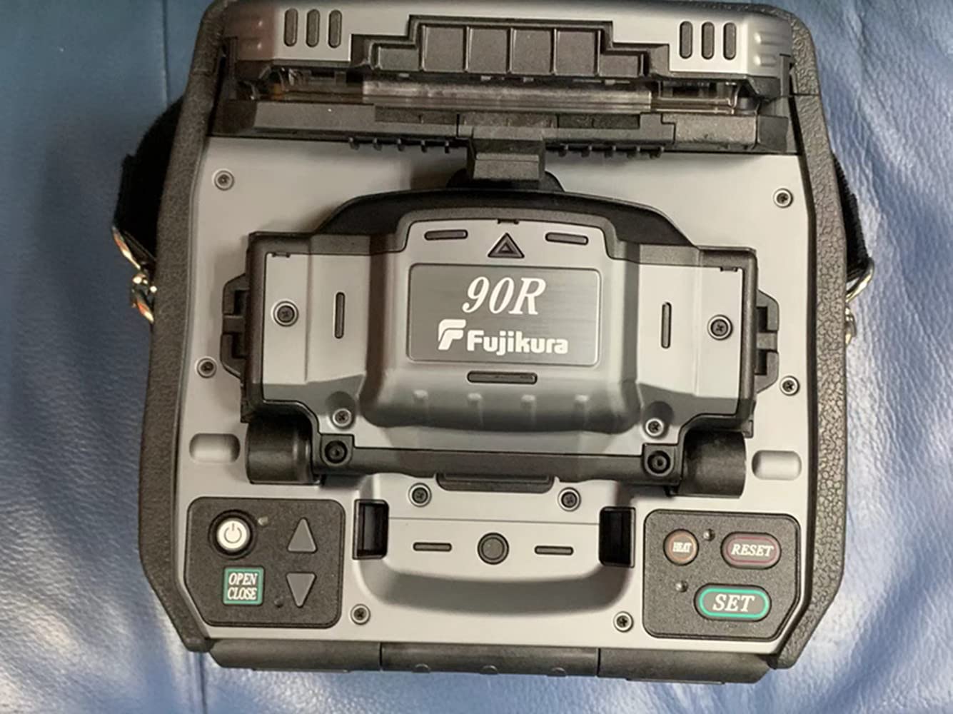 Fujikura FSM-90R Worth Buying? Our Expert Hands-On Breakdown 3 Step-by-step guide for Fujikura FSM-90R worth buying,Fujikura FSM-90R pros cons,FSM-90R vs FSM-70R,best mass fusion splicer for fiber,should I buy the FSM-90R,Fujikura splicer honest analysis - complete tutorial