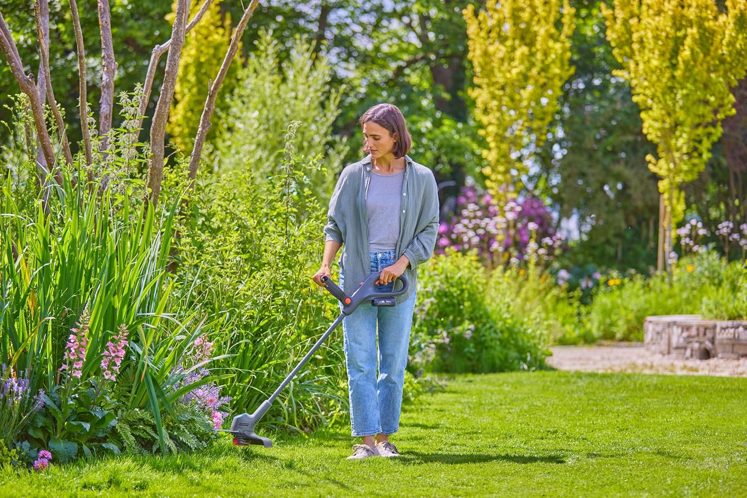 GARDENA EasyTrim 25 worth buying,should I buy GARDENA EasyTrim 25,GARDENA EasyTrim 25 pros cons,GARDENA EasyTrim 25 vs alternatives,best battery trimmer for lawn,GARDENA EasyTrim 25 honest opinion performance testing and real-world results