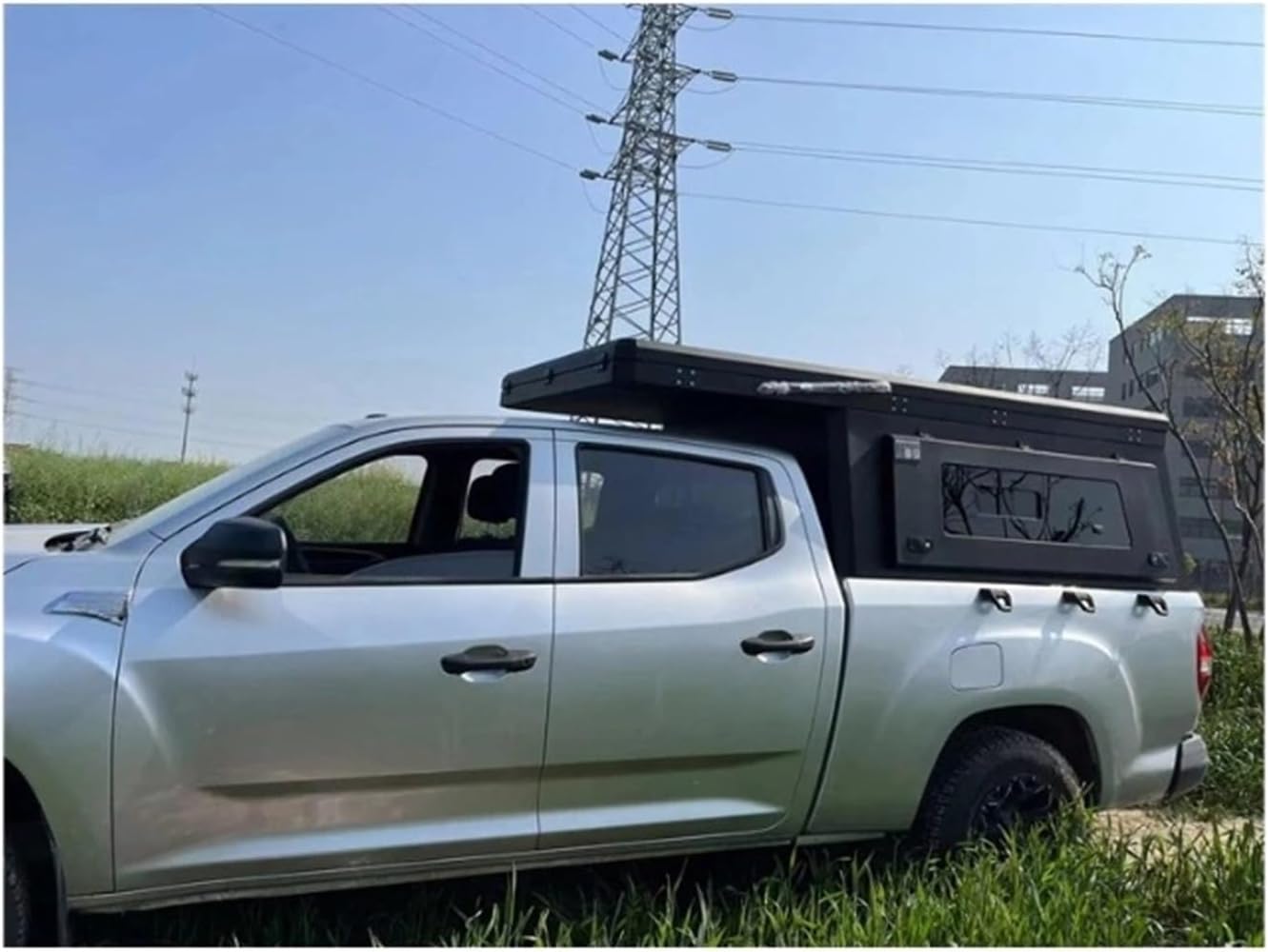 Jeep Gladiator canopy camper worth it,should I buy a Jeep Gladiator camper,Jeep Gladiator canopy vs hard shell,Jeep Gladiator camper pros cons,aluminum truck camper worth buying,best lightweight camper for Gladiator performance testing and real-world results