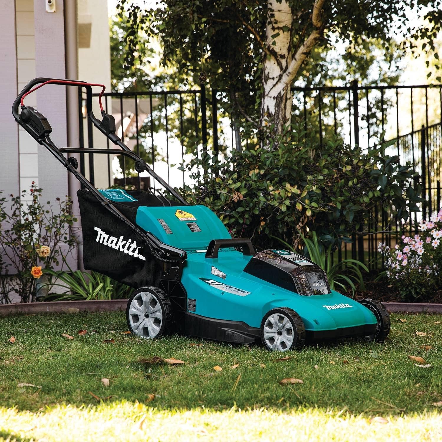 Makita XML10CT1 worth buying,Makita XML10CT1 pros cons,Makita 36V mower worth it,best battery lawn mower for car owners,Makita XML10CT1 vs gas mower,should I buy Makita XML10CT1 unboxing and complete package contents