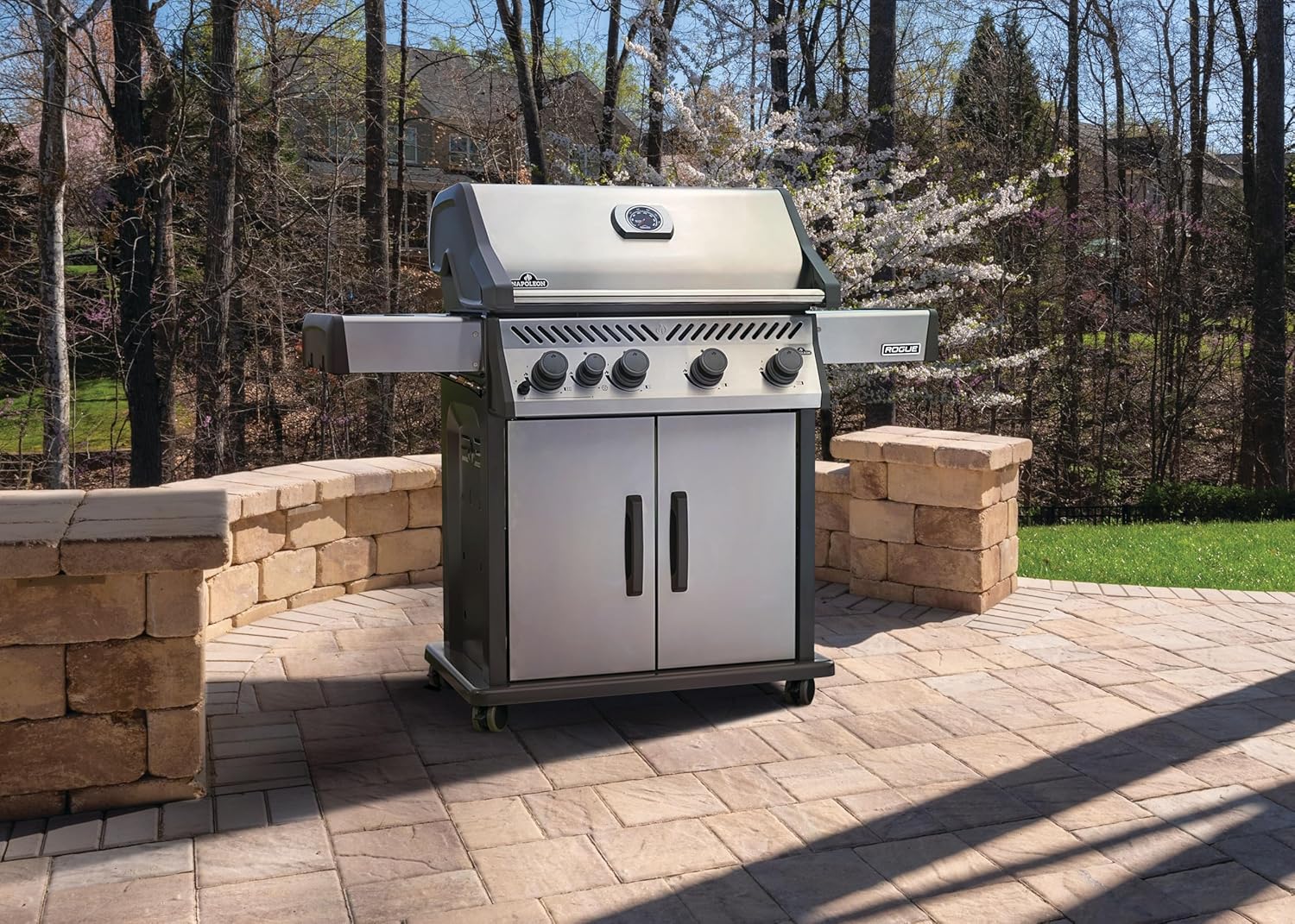 Napoleon Rogue 525 natural gas grill,should I buy Napoleon Rogue 525,Napoleon Rogue 525 pros cons,best natural gas grill for car,Napoleon Rogue 525 vs Weber,Napoleon Rogue 525 worth buying performance testing and real-world results
