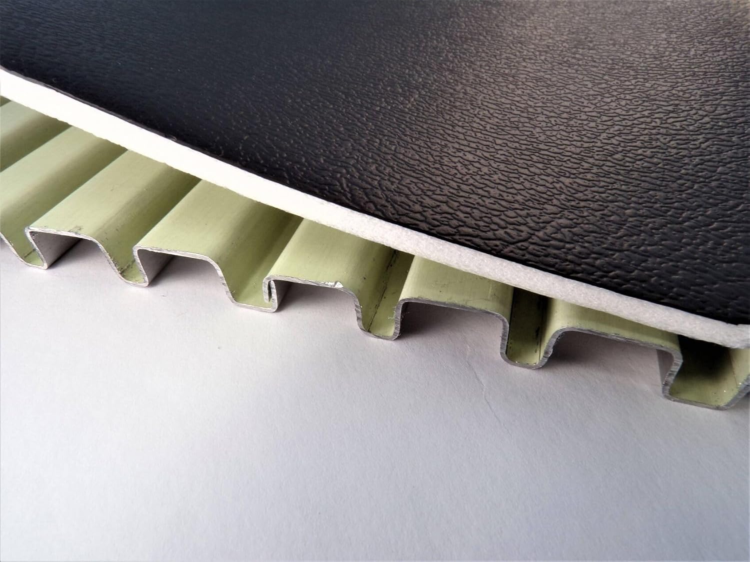 Pace Edwards Jackrabbit worth buying,should I buy Pace Edwards Jackrabbit,Pace Edwards Jackrabbit pros cons,best retractable tonneau cover for Ford F-250,Pace Edwards Jackrabbit vs alternatives,Pace Edwards Jackrabbit for Super Duty performance testing and real-world results