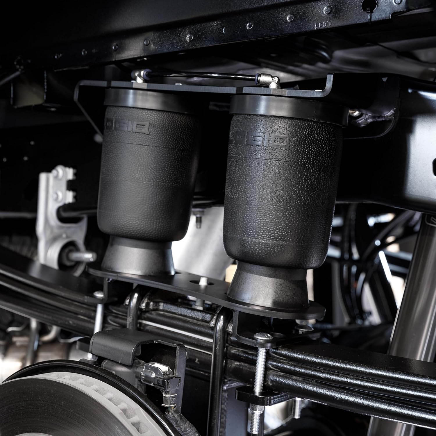 ReadyLIFT Logiq AirIQ worth buying,should I buy ReadyLIFT Logiq AirIQ,ReadyLIFT Logiq AirIQ pros cons,best load leveling kit for SuperDuty,Logiq AirIQ vs alternatives,ReadyLIFT AirIQ for Ford F-250 unboxing and complete package contents