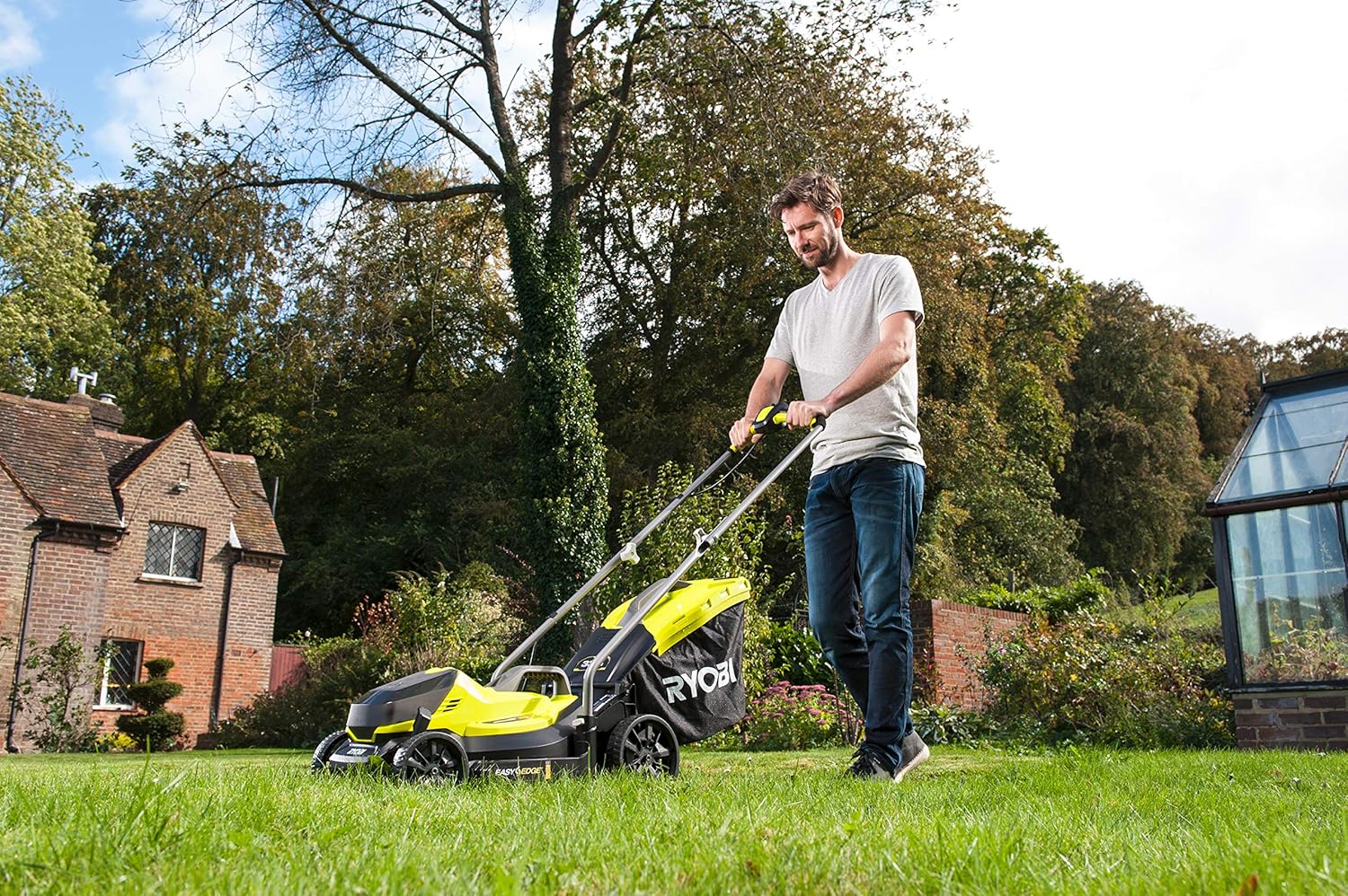Step-by-step guide for Ryobi RLM18X33B40 worth buying,should I buy Ryobi RLM18X33B40,Ryobi RLM18X33B40 pros cons,Ryobi RLM18X33B40 vs alternatives,best cordless lawn mower for small yards,Ryobi 33cm mower honest - complete tutorial