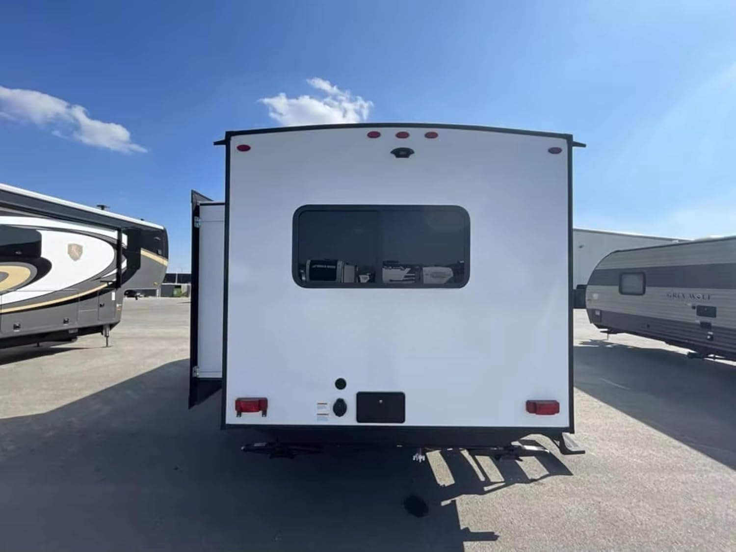 Best Travel Trailer for Family: Our Complete Hands-On Experience 3 Step-by-step guide for best travel trailer for family,travel trailer worth buying,family travel trailer pros cons,should I buy a travel trailer,travel trailer vs camper,best RV for outdoor adventure - complete tutorial