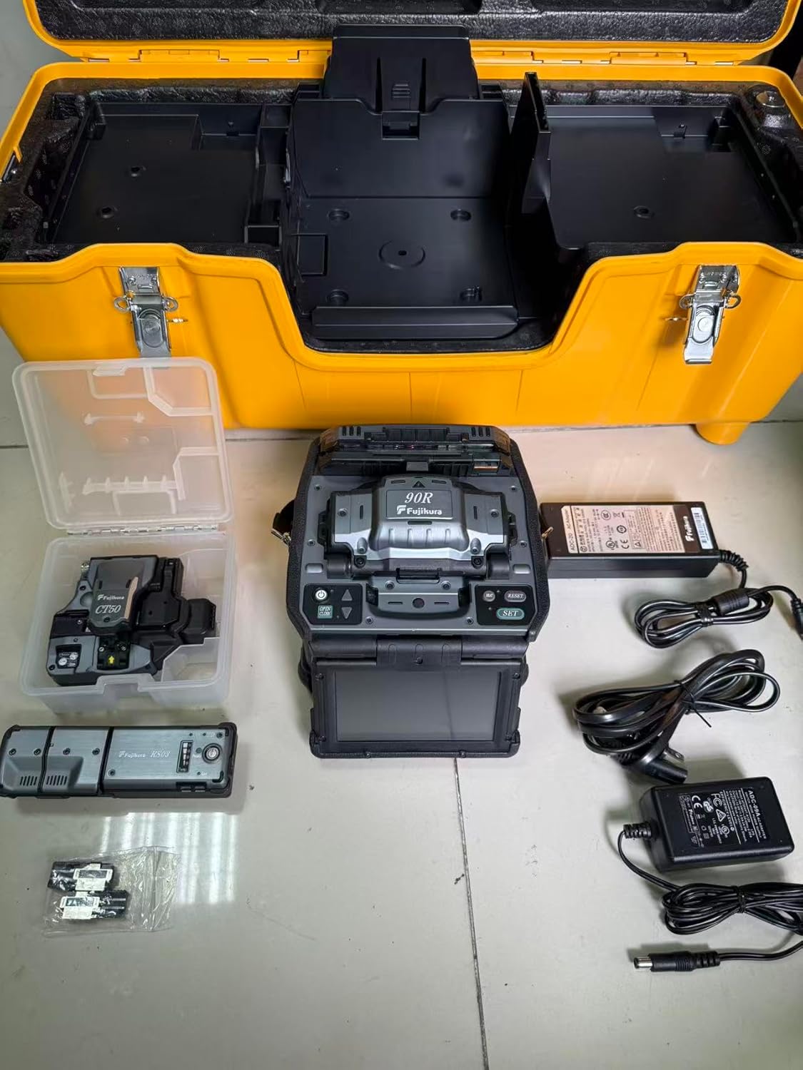 buy Fujikura FSM-90R splicer,Fujikura FSM-90R worth buying,FSM-90R pros and cons,Fujikura mass fusion splicer best for fiber,FSM-90R vs alternatives,should I buy a used FSM-90R performance testing and real-world results